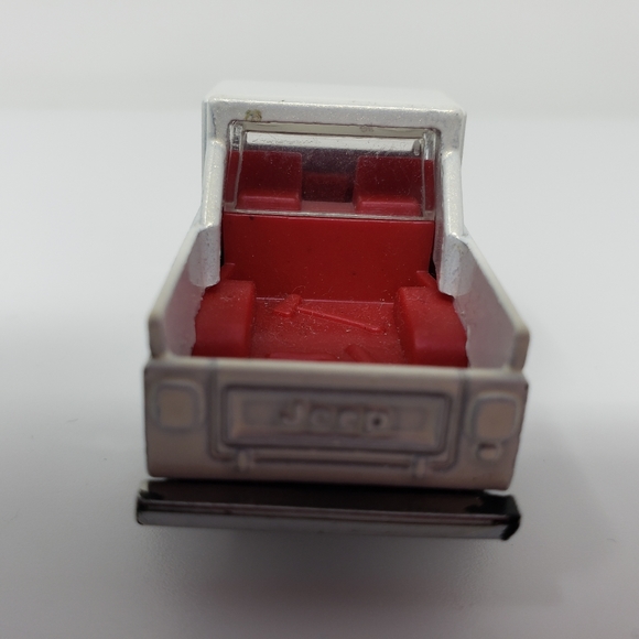 Matchbox Chrysler Jeep 2008 Scrambler CG8 Diecast - Picture 8 of 16